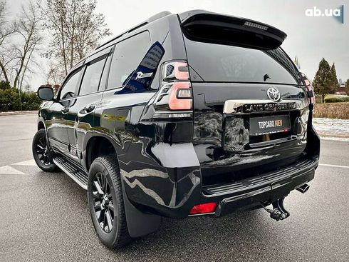 Toyota Land Cruiser Prado 2022 - фото 8