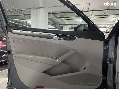 Volkswagen Passat 2017 - фото 25