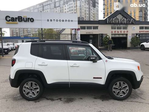 Jeep Renegade 2016 - фото 11