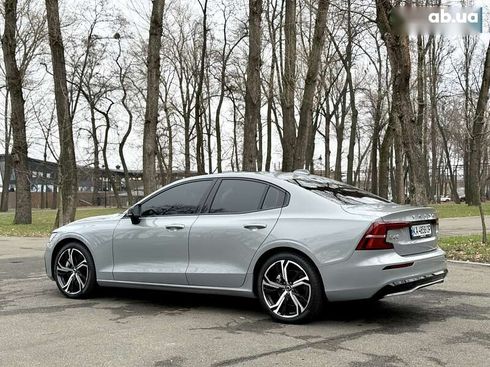 Volvo S60 2024 - фото 25