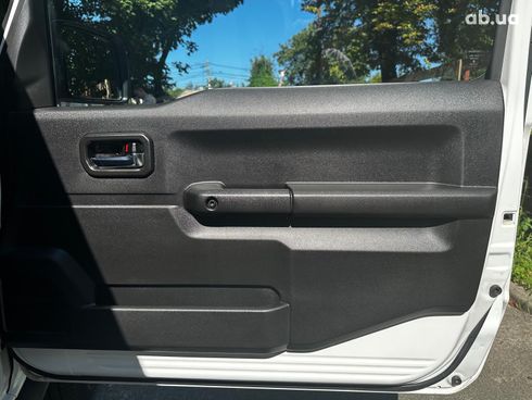 Suzuki Jimny 2020 белый - фото 19