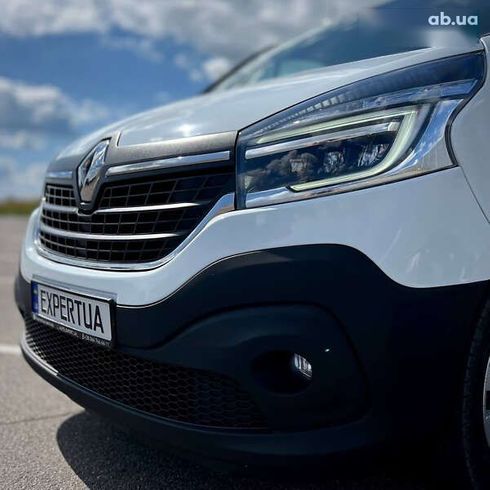 Renault Trafic 2021 - фото 9