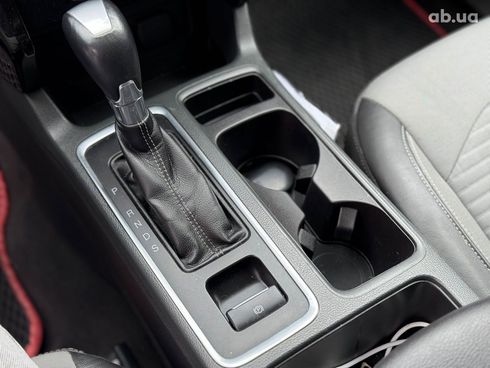 Ford Escape 2017 красный - фото 26