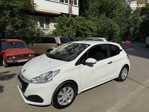 Peugeot 208 2016 - фото 6