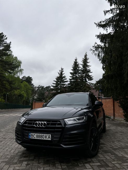 Audi Q5 2018 серый - фото 2