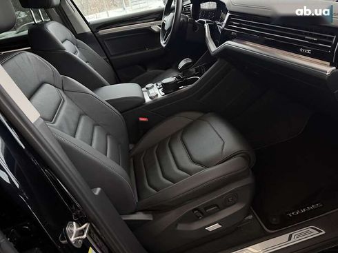 Volkswagen Touareg 2022 - фото 23