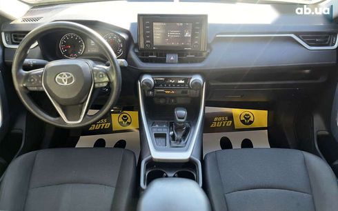 Toyota RAV4 2021 - фото 24