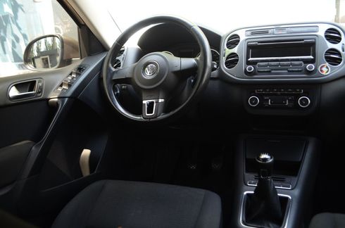 Volkswagen Tiguan 2011 бежевый - фото 8