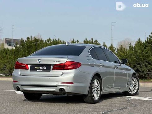 BMW 5 серия 2017 - фото 18