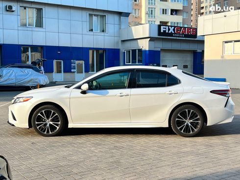 Toyota Camry 2019 белый - фото 15