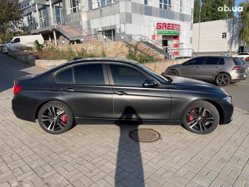 BMW 3 серия 2018 черный - фото 6