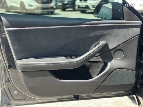 Tesla Model 3 2024 серый - фото 18