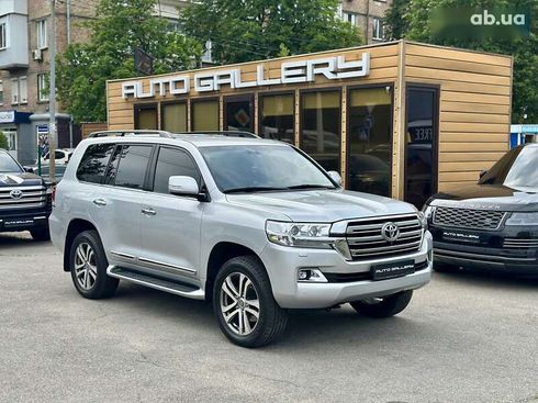 Toyota Land Cruiser 2017 - фото 8