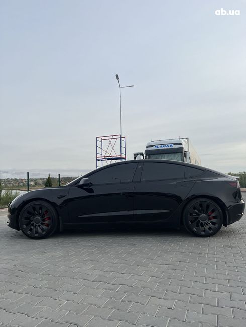 Tesla Model 3 2022 - фото 6