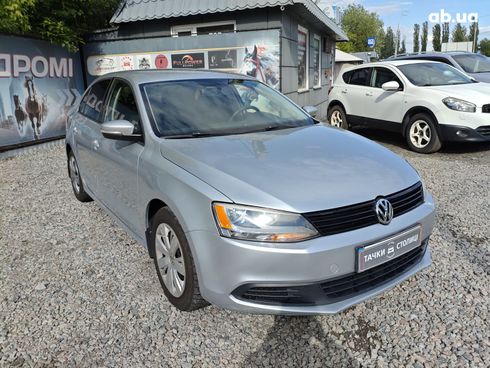 Volkswagen Jetta 2014 серебристый - фото 3