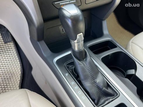 Ford Escape 2016 белый - фото 36