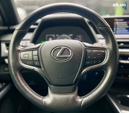 Lexus UX 2019 - фото 27