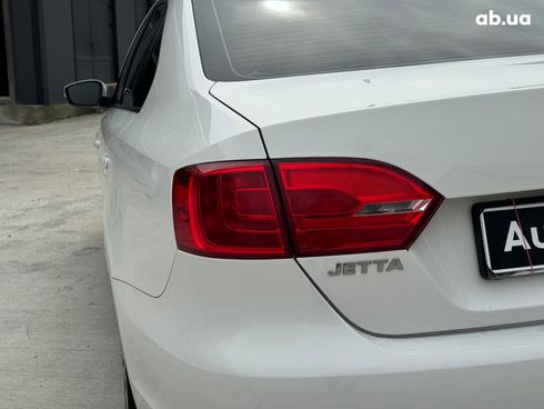 Volkswagen Jetta 2012 белый - фото 8
