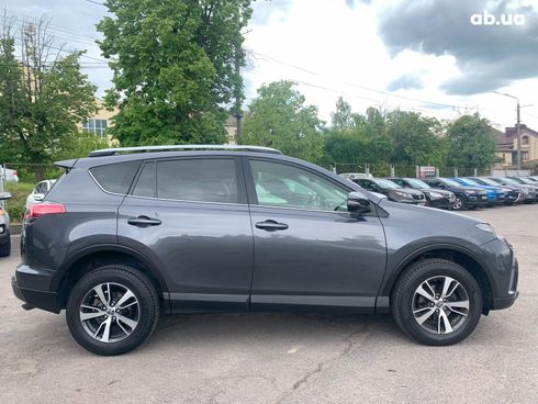 Toyota RAV4 2016 серый - фото 4