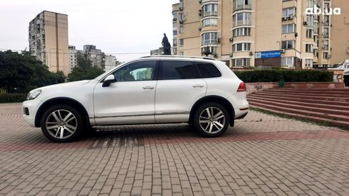 Volkswagen Touareg 2013 белый - фото 4