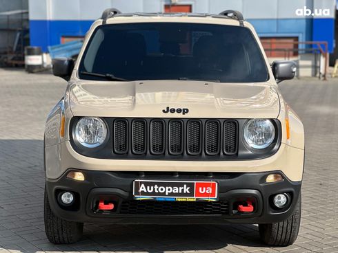 Jeep Renegade 2016 бежевый - фото 2