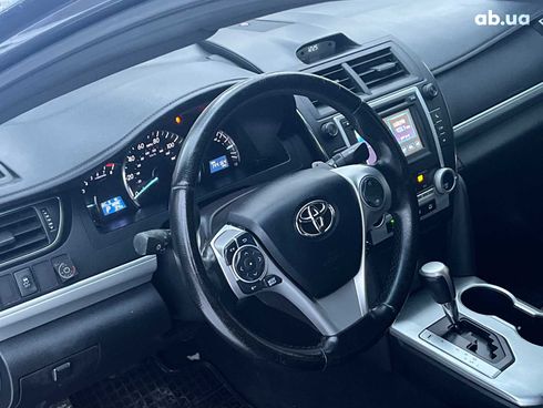 Toyota Camry 2013 черный - фото 33