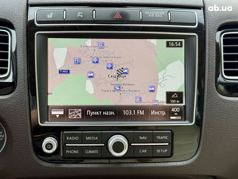 Volkswagen Touareg 2016 белый - фото 13