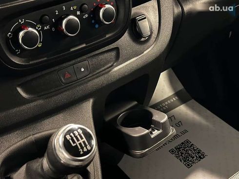 Renault Trafic 2021 - фото 22