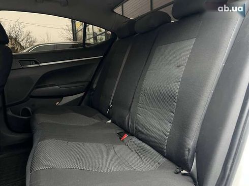 Hyundai Elantra 2016 - фото 23