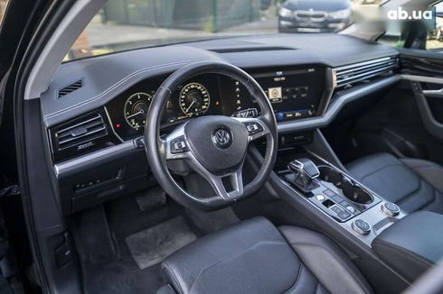 Volkswagen Touareg 2019 - фото 15