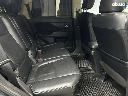 Mitsubishi Outlander 2016 - фото 18