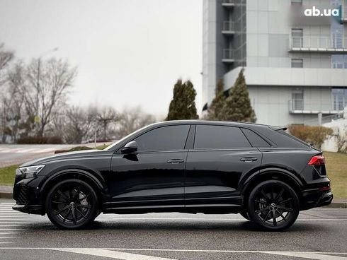 Audi RS Q8 2024 - фото 23