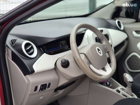 Renault Zoe 2018 - фото 24