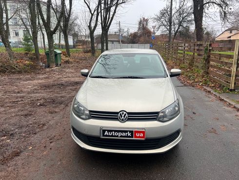 Volkswagen Polo 2013 бежевый - фото 5