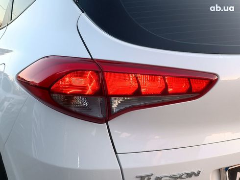 Hyundai Tucson 2017 белый - фото 11