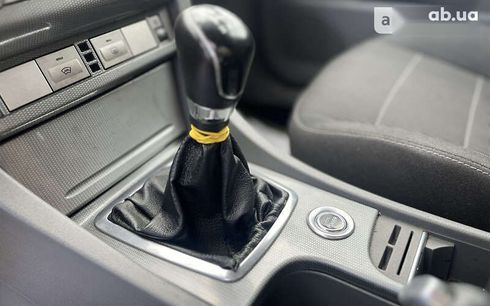 Ford Focus 2010 - фото 17