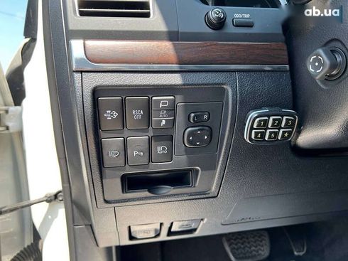 Toyota Land Cruiser 2018 - фото 29