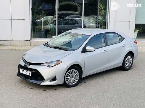 Toyota Corolla 2018 - фото 2