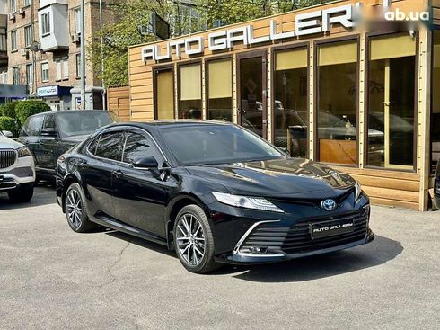 Toyota Camry 2021 - фото 6