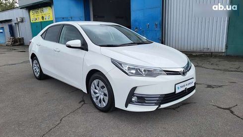 Toyota Corolla 2018 - фото 9