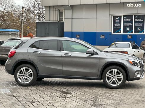 Mercedes-Benz GLA-Класс 2019 серый - фото 4