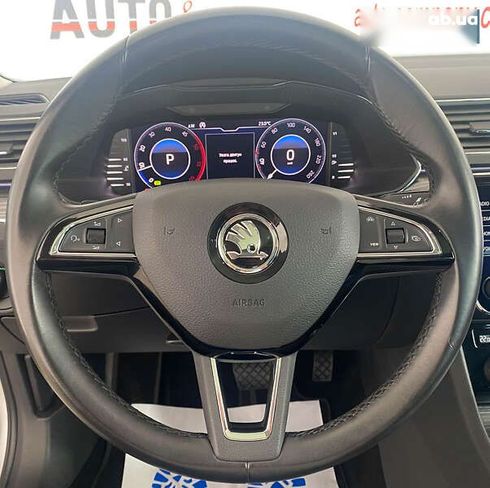 Skoda Superb 2020 - фото 11