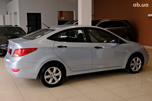 Hyundai Accent 2013 голубой - фото 4