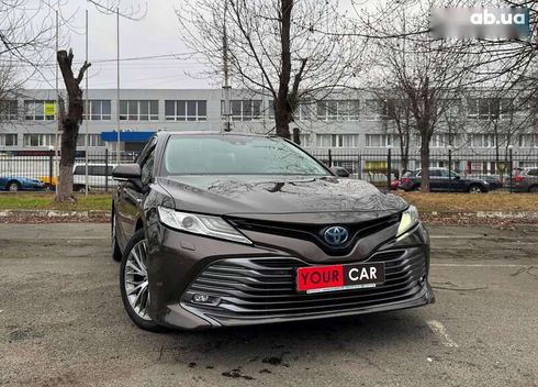 Toyota Camry 2019 - фото 9