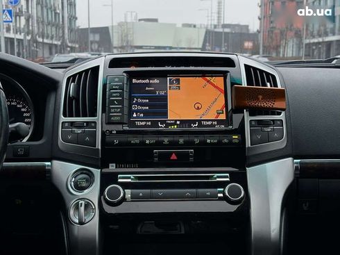 Toyota Land Cruiser 2013 - фото 25