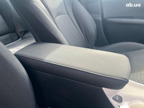 Toyota Prius 2016 черный - фото 48