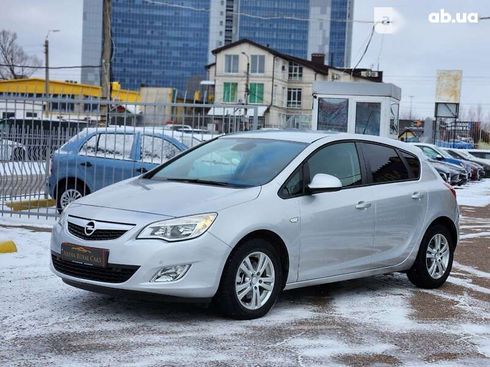 Opel Astra 2010 - фото 3