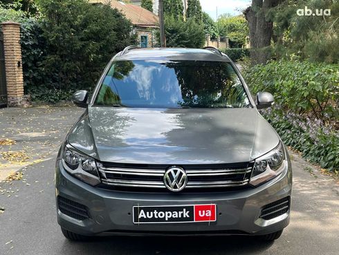 Volkswagen Tiguan 2018 серый - фото 2