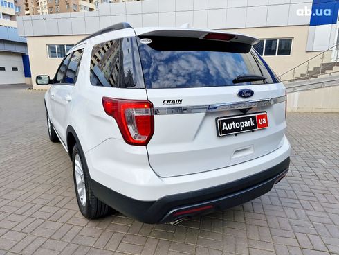 Ford Explorer 2017 белый - фото 13