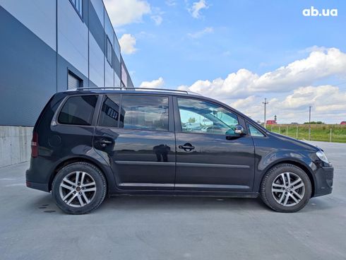 Volkswagen Touran 2010 черный - фото 14